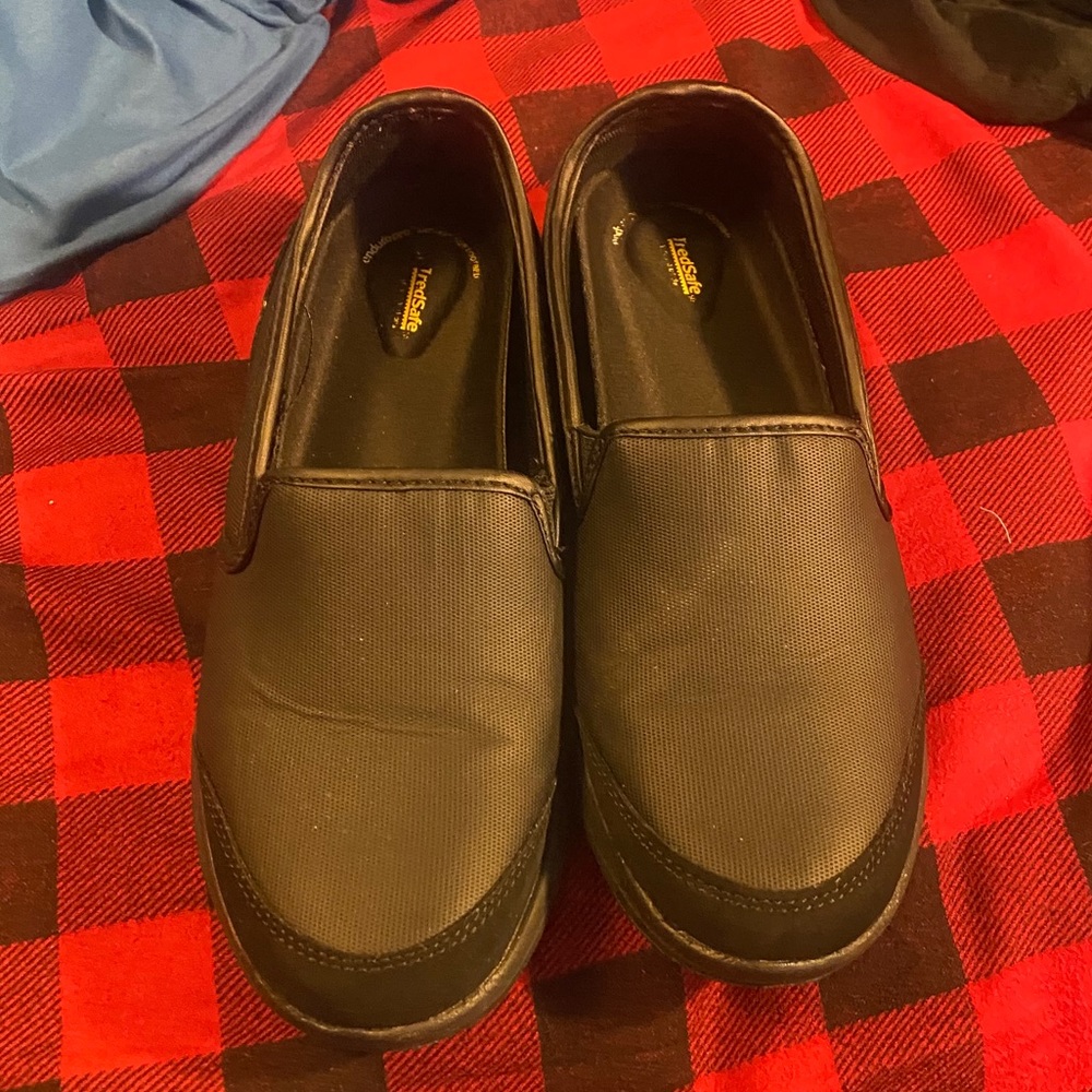 Nonslip work shoes